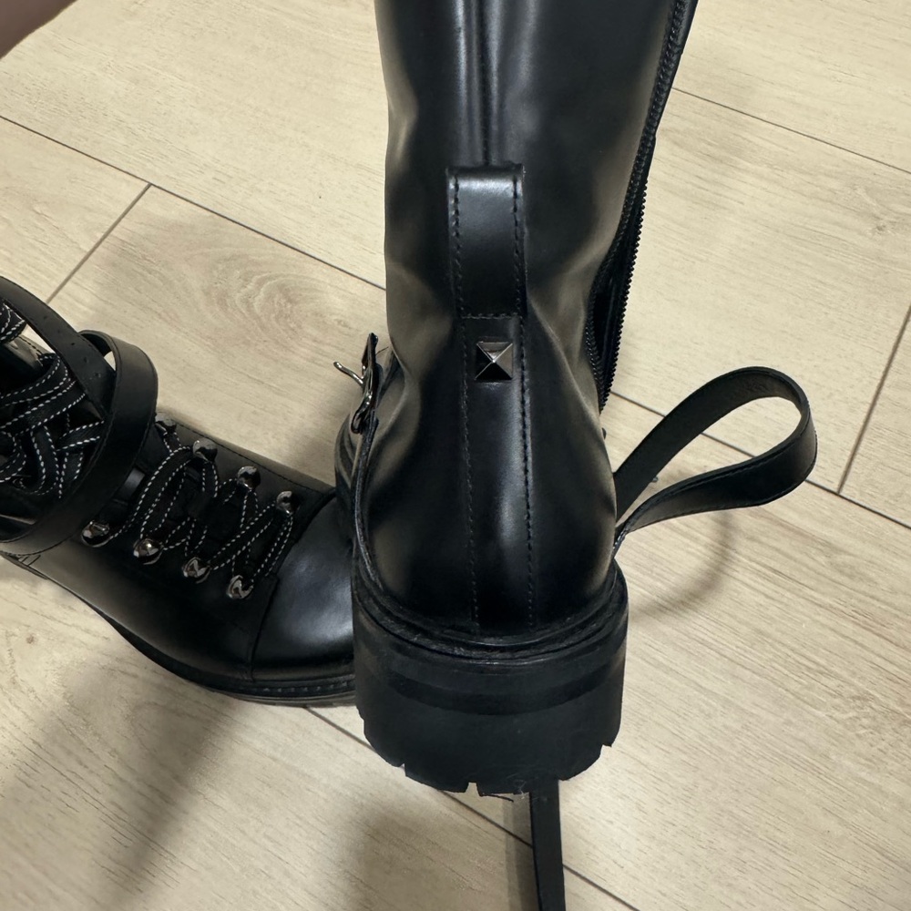 Valentino Garavani Rockstud Boots Motorcycle Moto Kylie Jenner - Picture 10 of 12